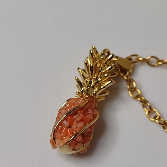 Awesome Gold Tone And Pink Pineapple Pendant Necklace 19 Inches Long - Picture 4 of 11